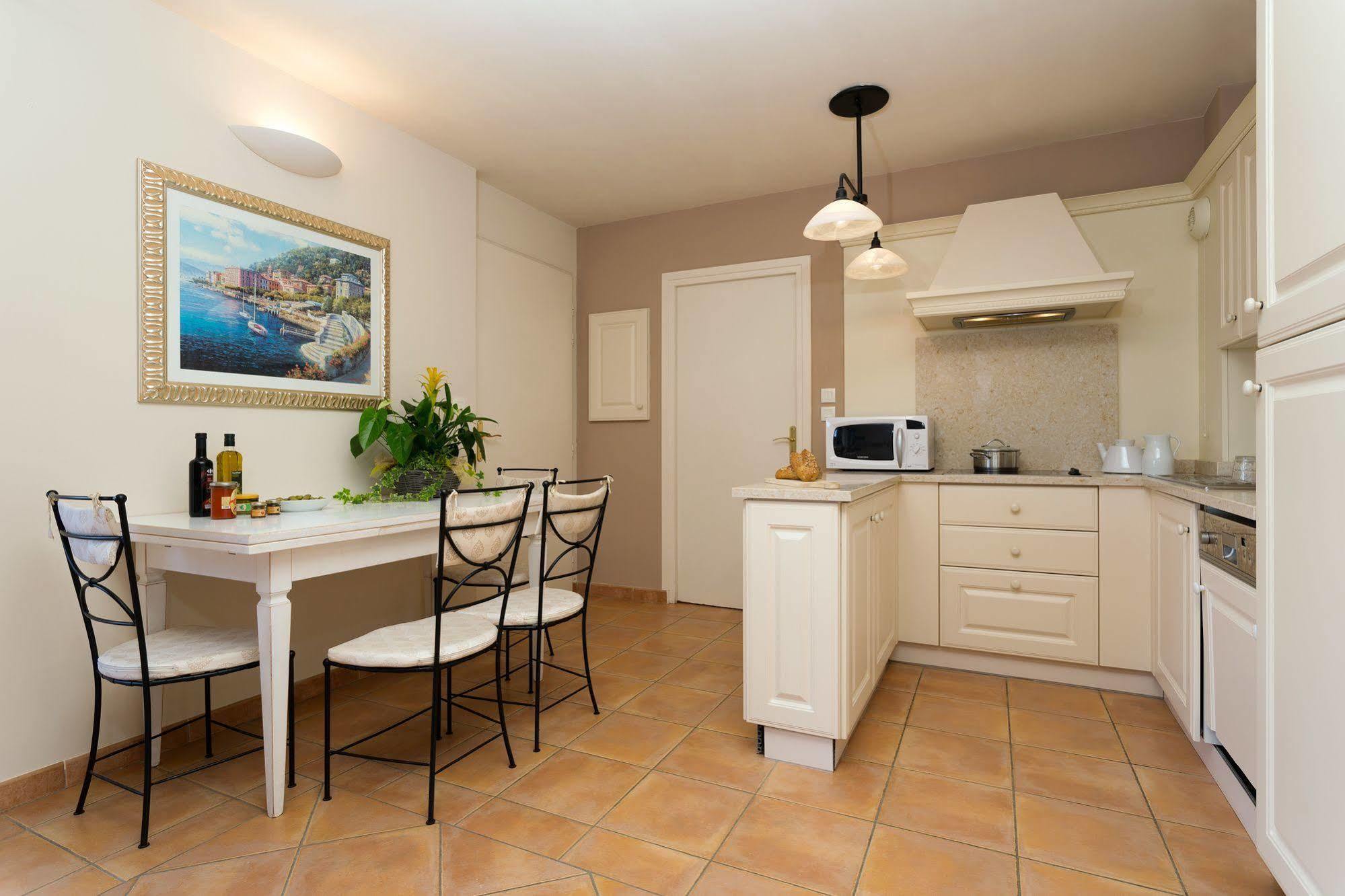 Madame Vacances Domaine du Provence Country Club Service Premium Saumane-de-Vaucluse Exterior foto